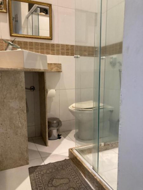 Em Copacabana apartamento mobiliado no posto 6